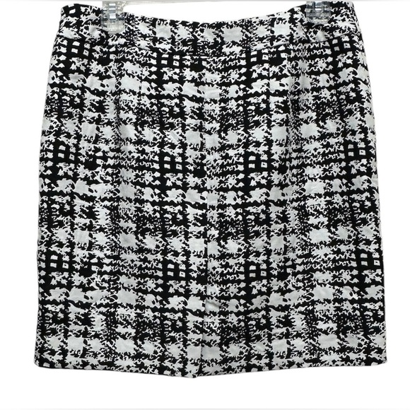 Ann Taylor Dresses & Skirts - Ann Taylor Women’s New 8 Petite Monochrome Patterned Pencil Skirt
